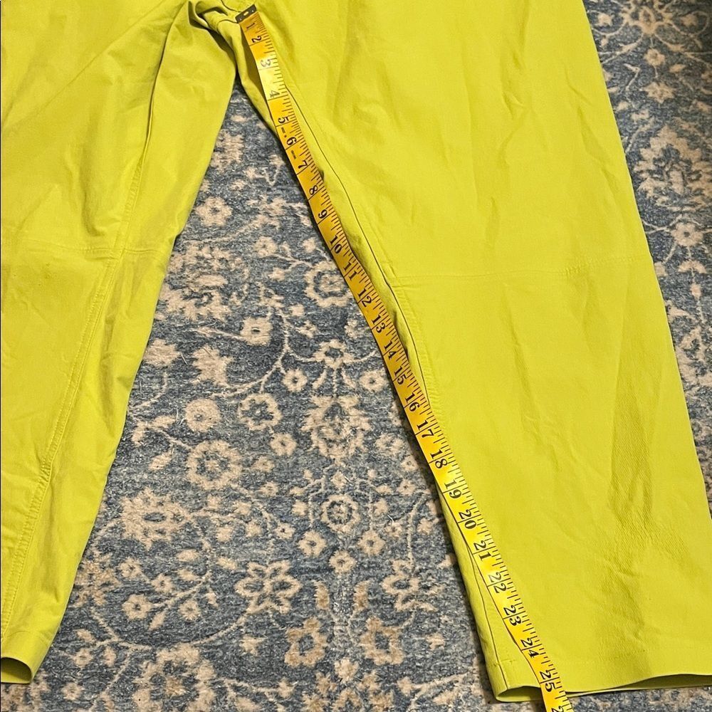 Outdoor Voices Retreck Green Athletic Cropped Pants Athleisure Gym Workout - Picture 9 of 12